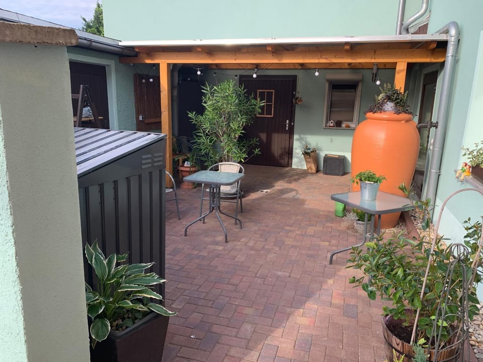 Patio, BBQ facilities, Balcony/Terrace