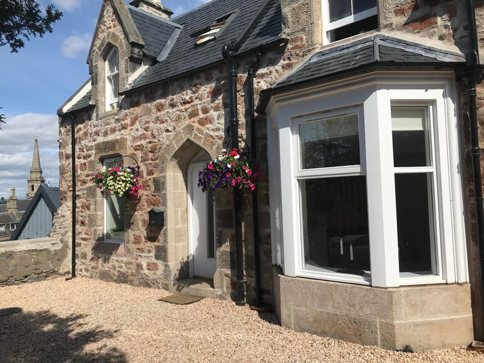View Cottage House in Inverness