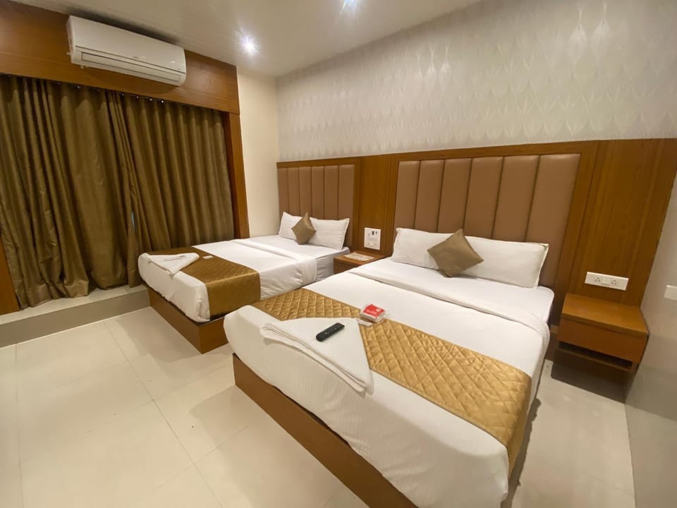 Bed, Photo of the whole room, Bedroom, towels, air conditioner