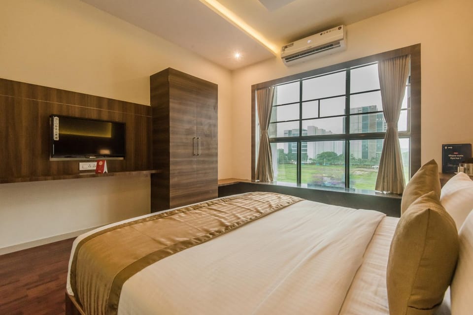 Bed, TV and multimedia, Photo of the whole room, Bedroom, wardrobe, air conditioner