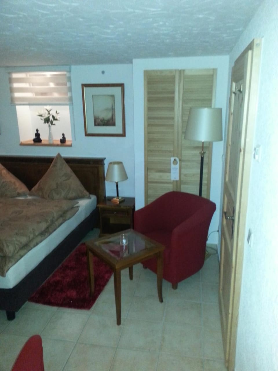 Living room, Photo of the whole room