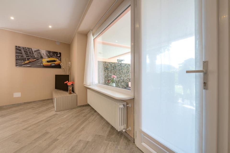 Casa dei Platani Wi-Fi Parking Free Apartment in Province of Lecco