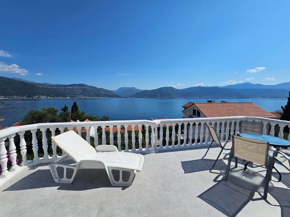 Nearby landmark, Day, Natural landscape, View (from property/room), Balcony/Terrace, Mountain view, Sea view