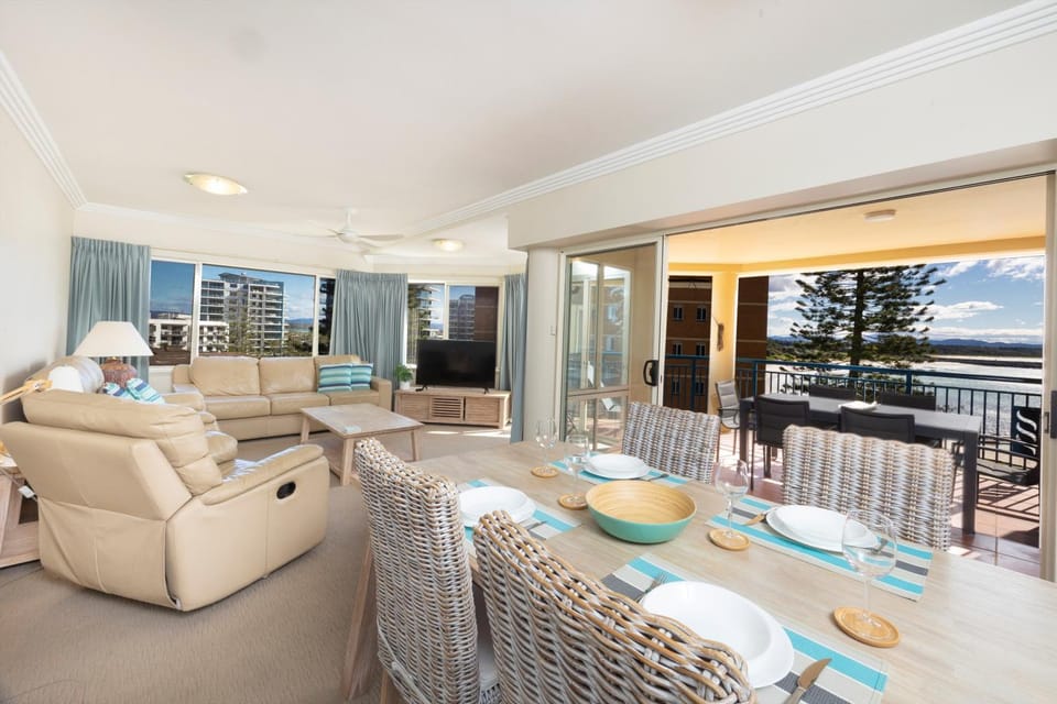 Living room, Dining area, Sea view