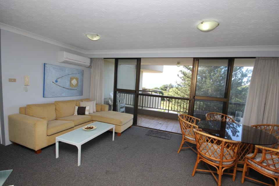 Patio, Living room, Dining area