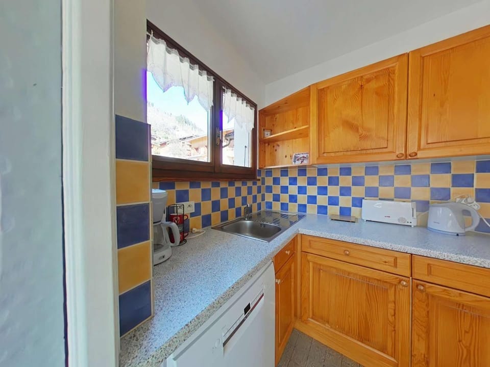 Appartement 2 pièces, 6 couchages, centre du Grand-Bornand, proche commerces et télécabine - FR-1-241-106 Cabin in Le Grand-Bornand