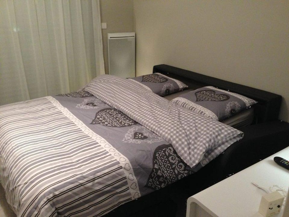 Studio rénové avec balcon, parking privé, proche centre-ville et plage - 2 pers - FR-1-236-84 Apartment in Hauts-de-France