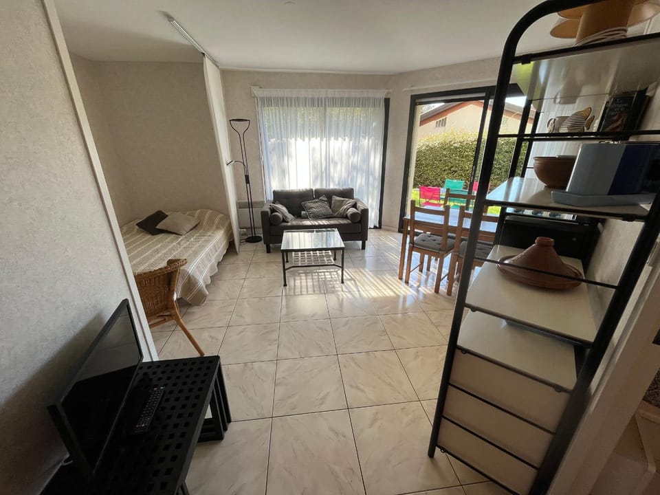 Charmant T1 bis à Arcachon, 300m Plage de Pereire, Terrasse et Jardinet - FR-1-319-59 Apartment in Arcachon