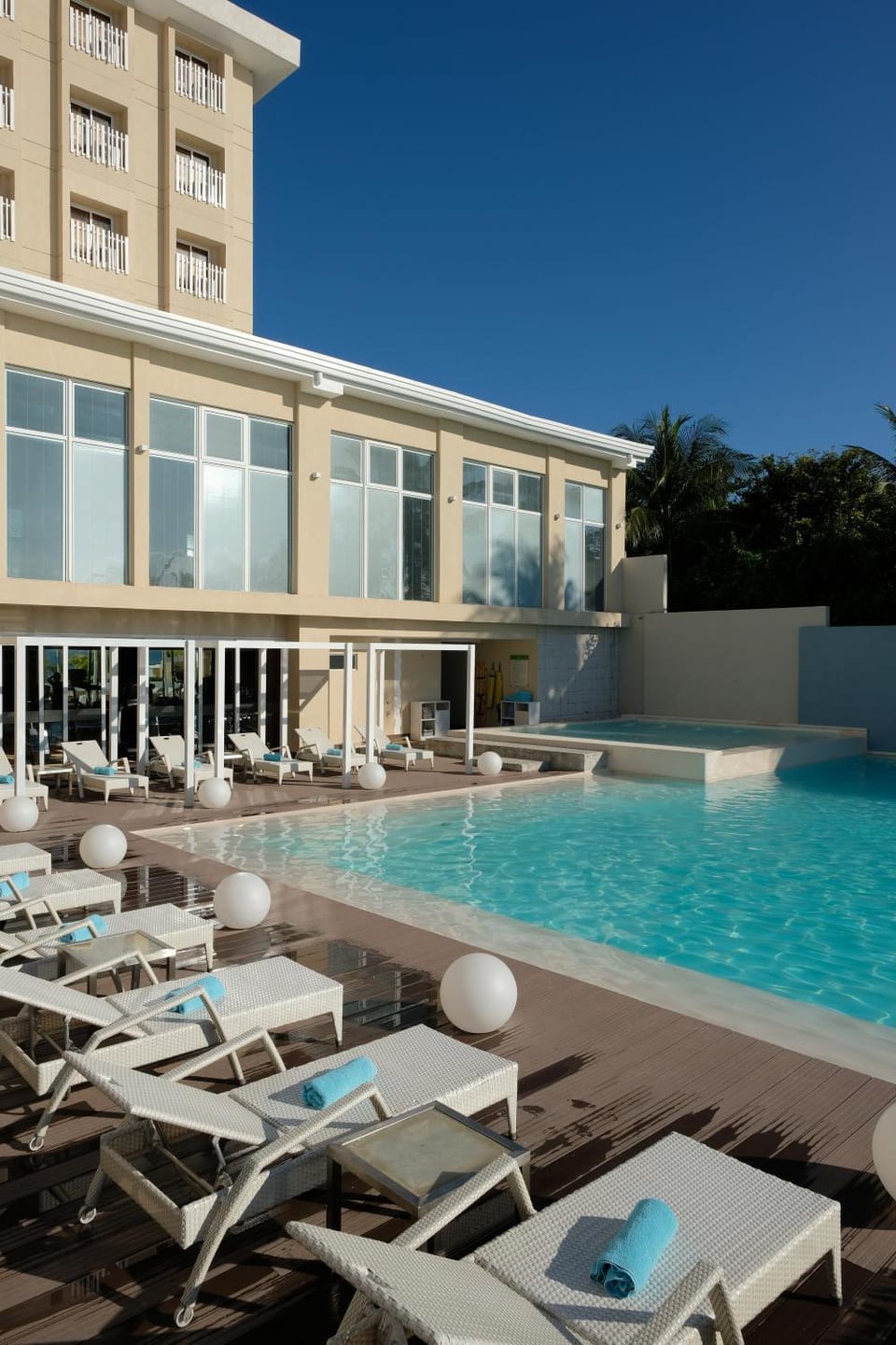 Swimming pool