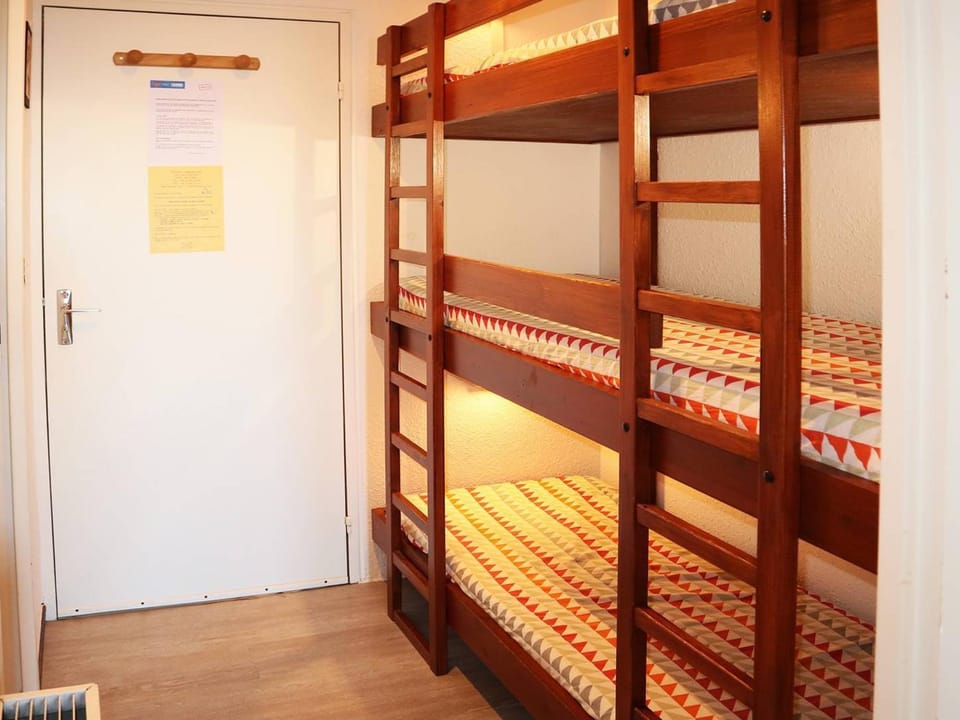 Studio aux Orres, skis aux pieds, pour 4 personnes - FR-1-322-138 Apartment in Provence-Alpes-Côte d'Azur