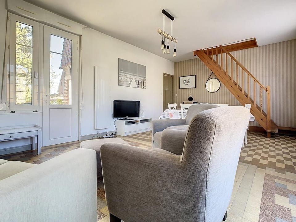 Villa Anglo-Normande à Stella-Plage, Jardin, Proche Mer et Commerces, Idéal Famille, 6 Pers. - FR-1-236-78 House in Hauts-de-France