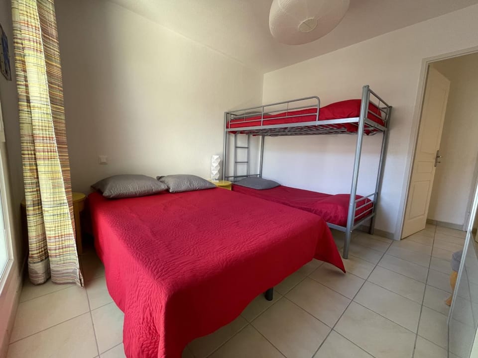 Appartement 2 pièces cosy avec terrasse et garage privé, proche plage - FR-1-338-5 Apartment in Occitanie