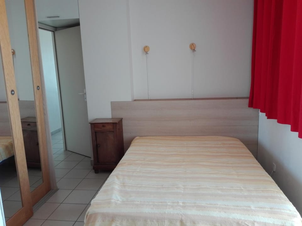 Appartement T2 face plage - Les Sables-d'Olonne - FR-1-331-22 Apartment in Les Sables-d'Olonne