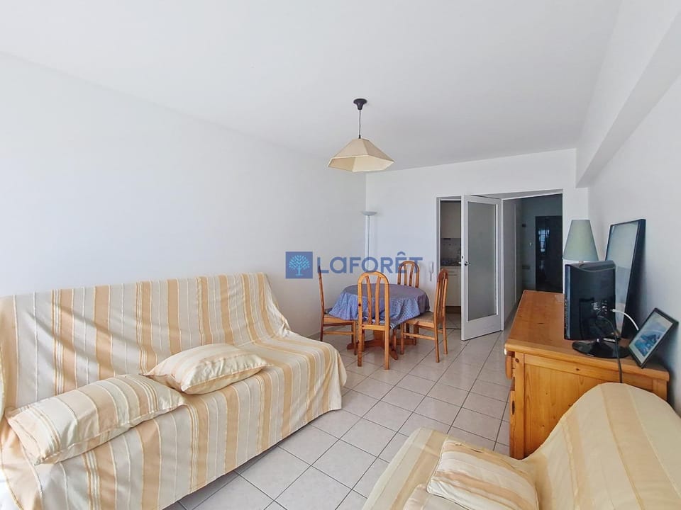 Beau Studio 1er étage avec balcon et ascenseur - FR-1-331-43 Apartment in Les Sables-d'Olonne