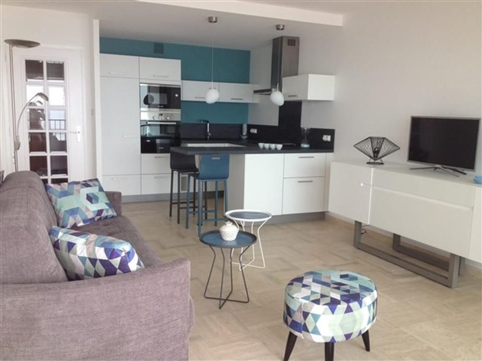 Studio rénové avec terrasse sud et vue mer - FR-1-331-54 Apartment in Les Sables-d'Olonne
