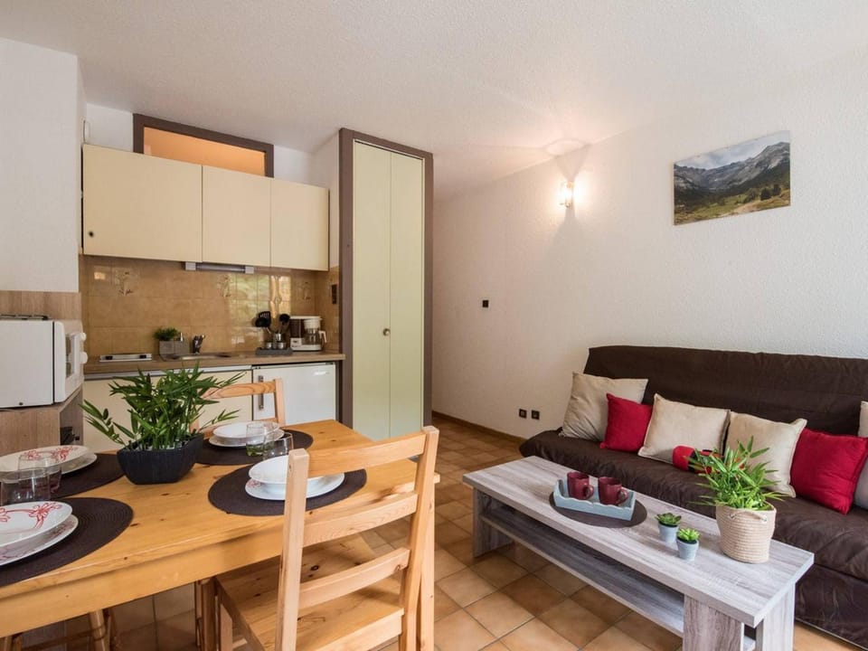 Studio cosy 4 pers Saint-Lary village - FR-1-296-163 Apartment in Saint-Lary-Soulan