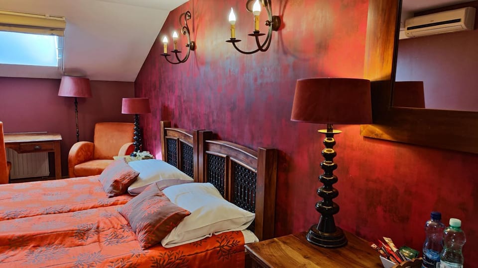 Bed, Bedroom, internet, air conditioner