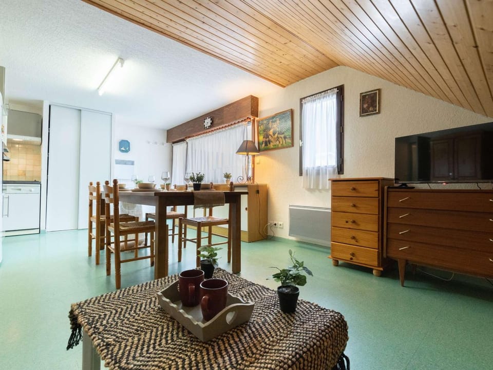 Appartement calme, 8 personnes, proche centre, parking, Saint Lary Soulan Apartment in Saint-Lary-Soulan