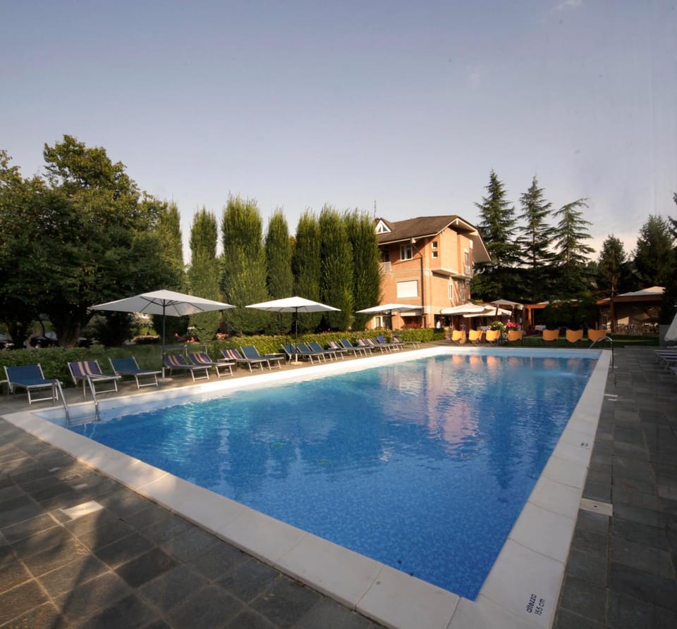 Property building, Pool view, Swimming pool