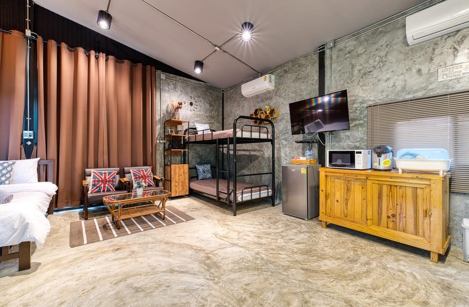 Bed, Kitchen or kitchenette