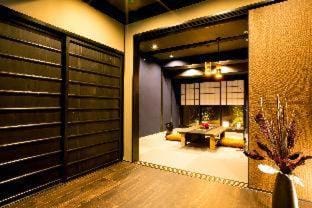 Hosta Umekoji Akari House in Kyoto
