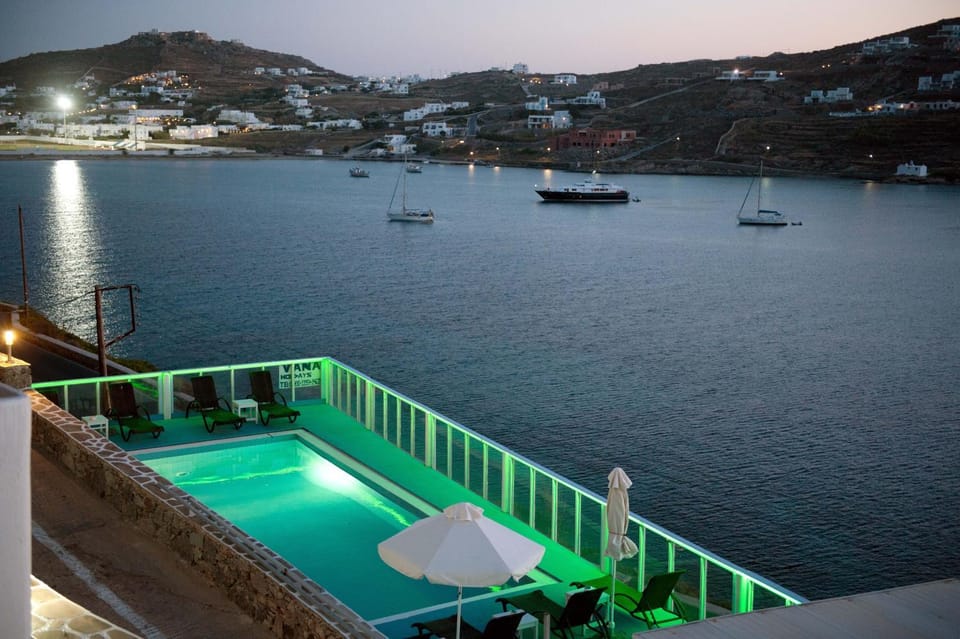 Swimming pool, Swimming pool