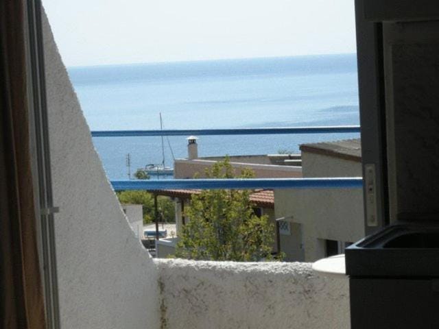 Efrosyni Apartments Apartment in Islands