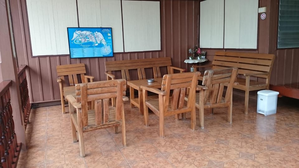 Chantana House Ayutthaya Bed and Breakfast in Laos