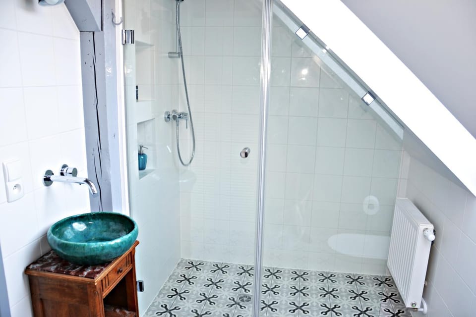 Shower, Bathroom, On site