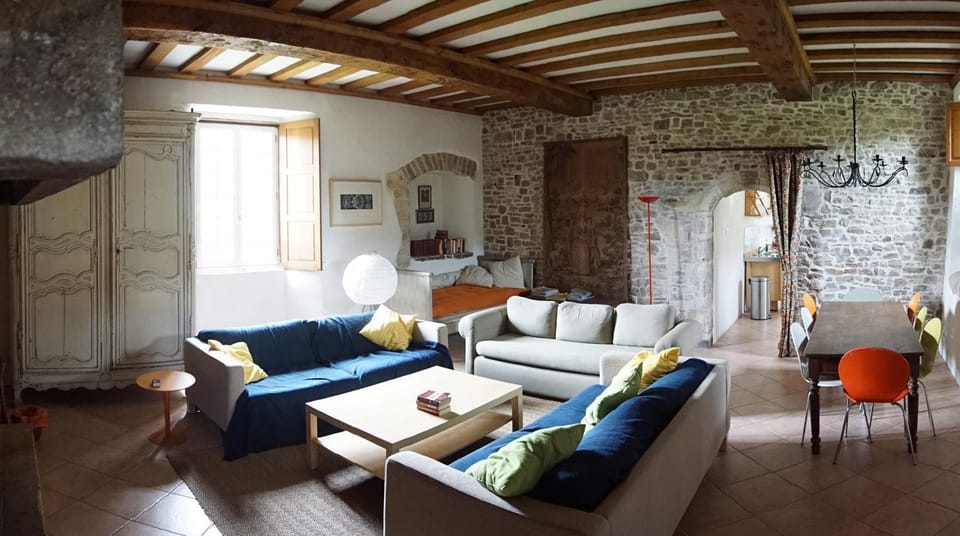 Living room, Photo of the whole room