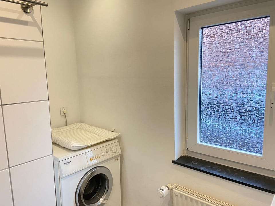 Bathroom, washing machine