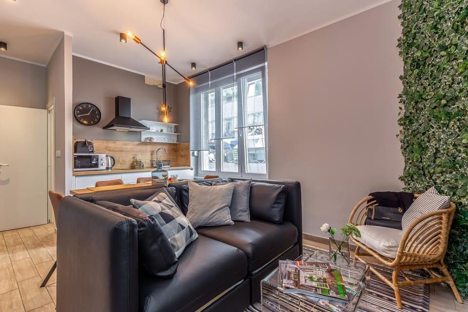 Coffee/tea facilities, Kitchen or kitchenette, Living room, Seating area