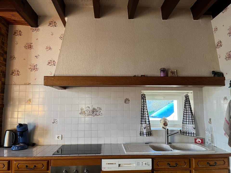 Kitchen or kitchenette, stove