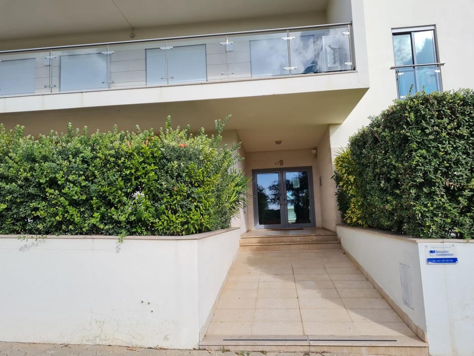 Property building, Facade/entrance