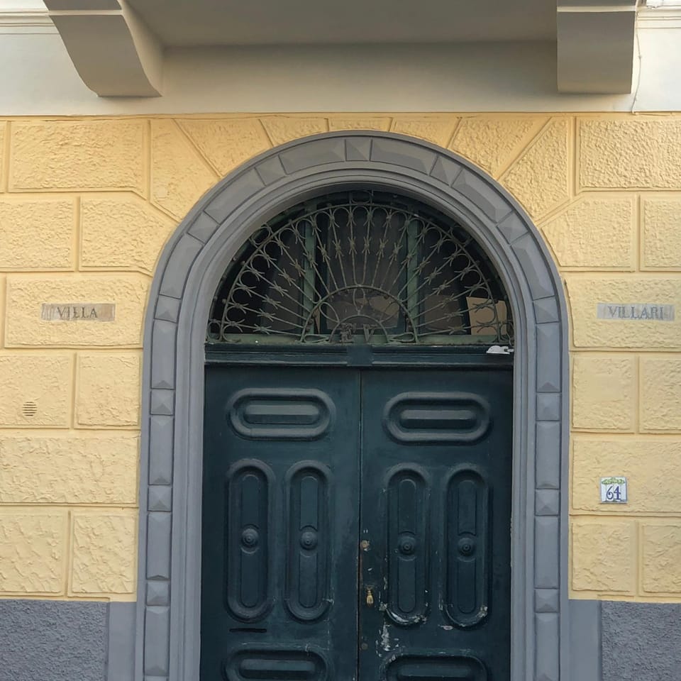 Facade/entrance