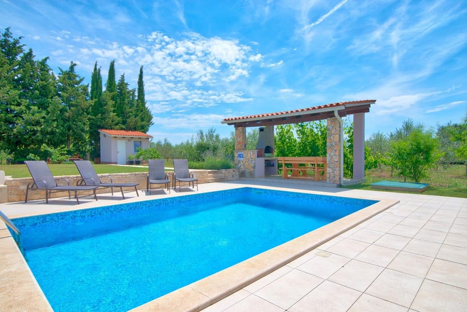 Patio, Day, BBQ facilities, Garden, Balcony/Terrace, Garden view, Pool view, Swimming pool, sunbed