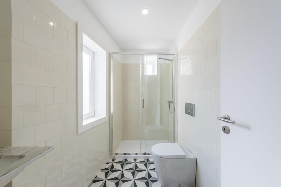 Sá de Noronha Mezzanine w Terrace Apartment in Porto