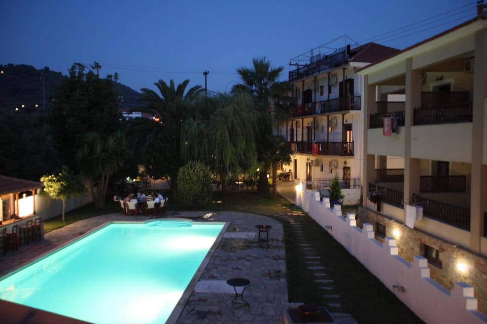 Swimming pool, Swimming pool