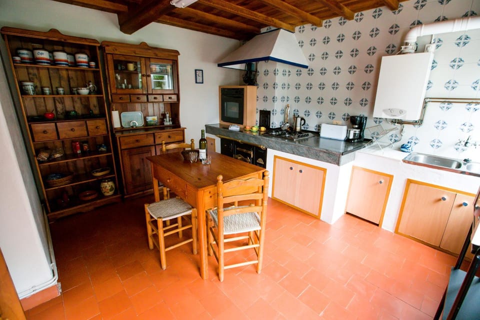 Kitchen or kitchenette, Dining area, On site