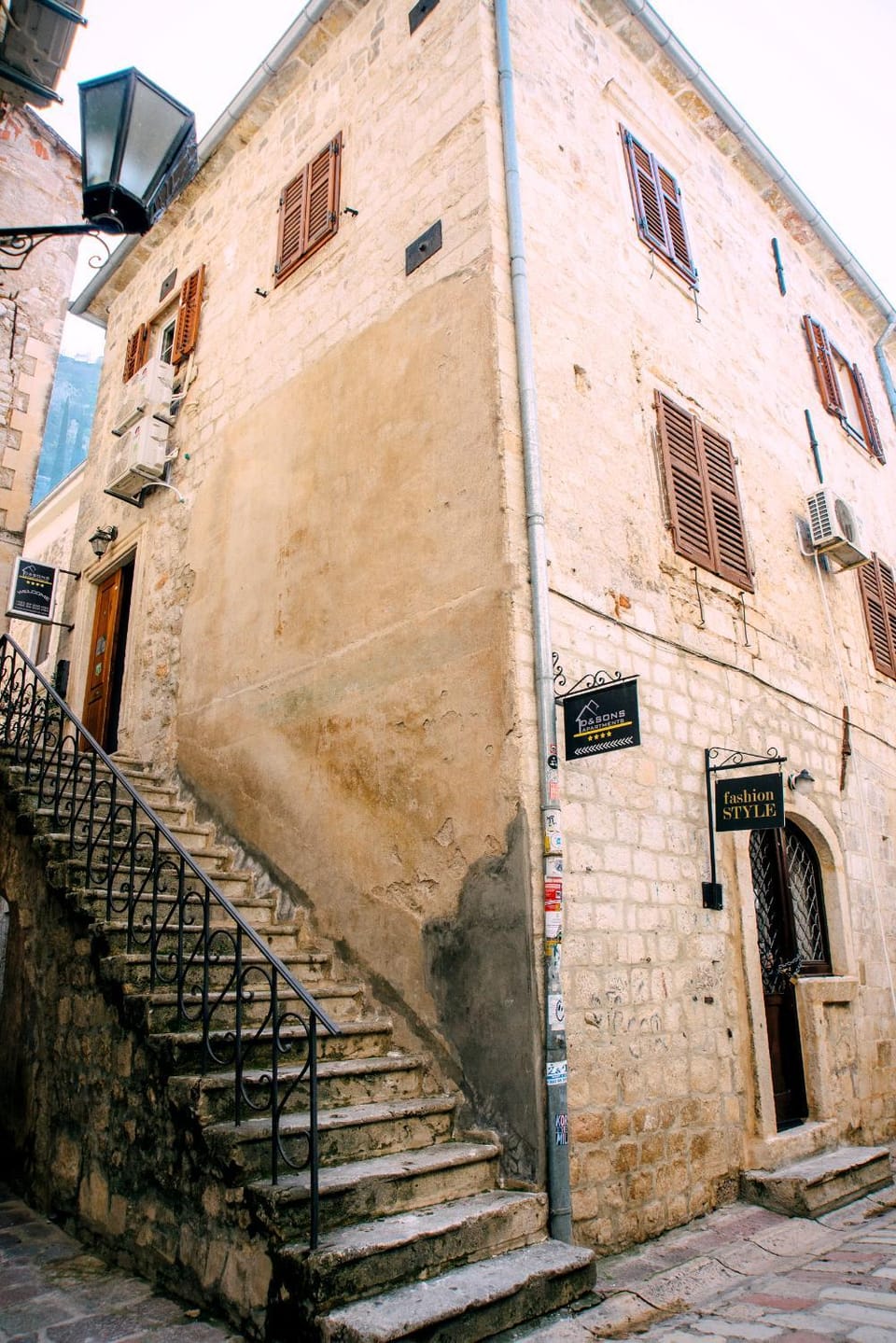 Property building, Facade/entrance