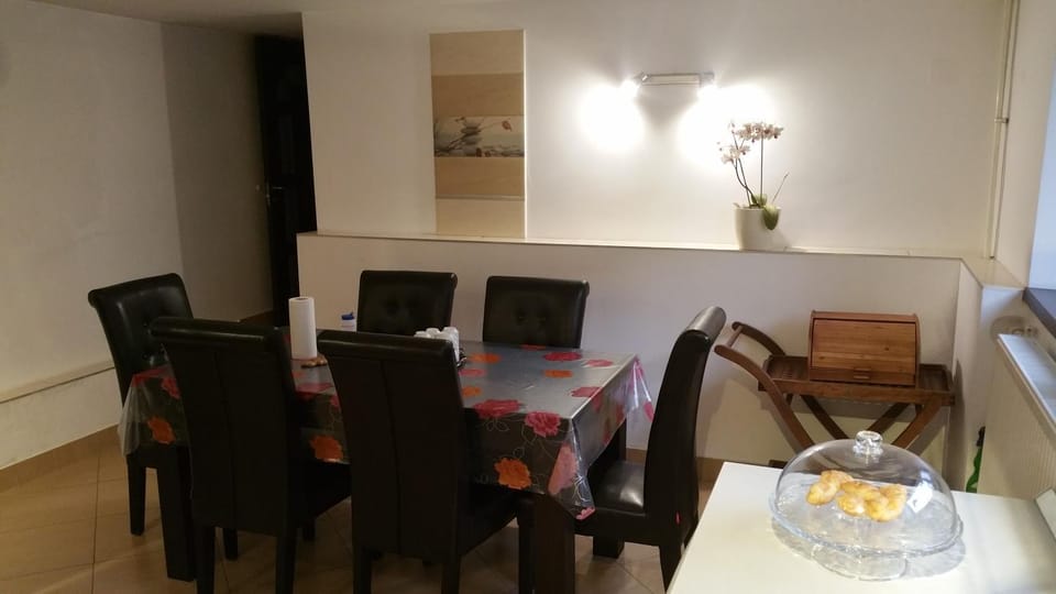 BBQ facilities, Communal kitchen