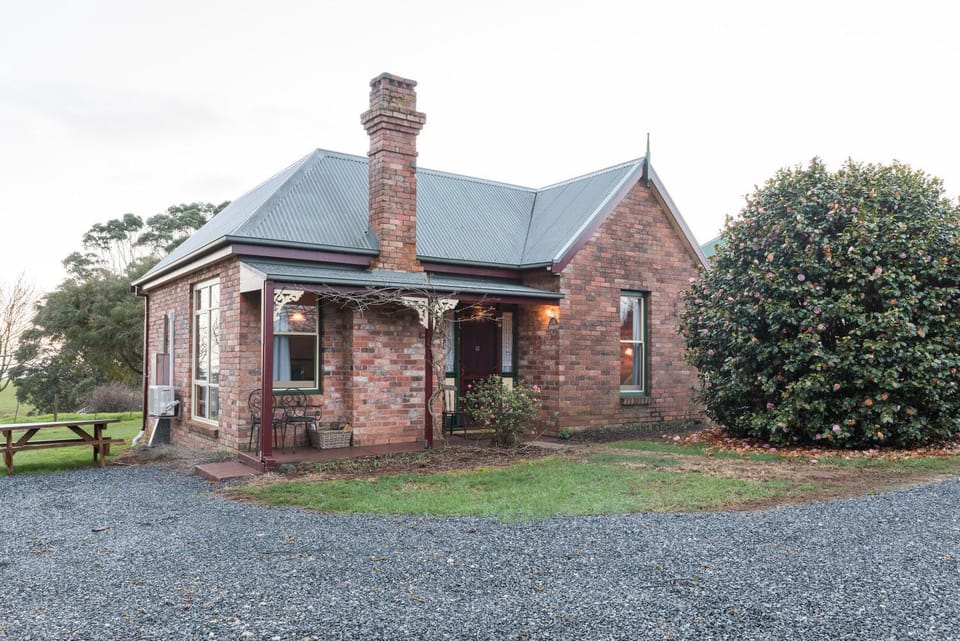 Killynaught Spa Cottages Country House in Tasmania