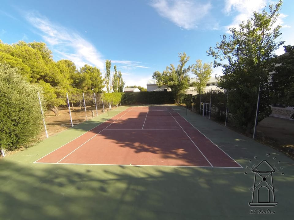 Activities, Tennis court