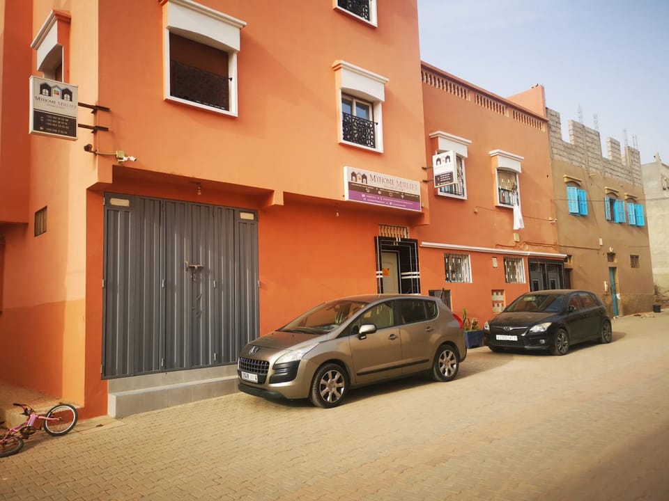 Property building, Facade/entrance, Property logo or sign