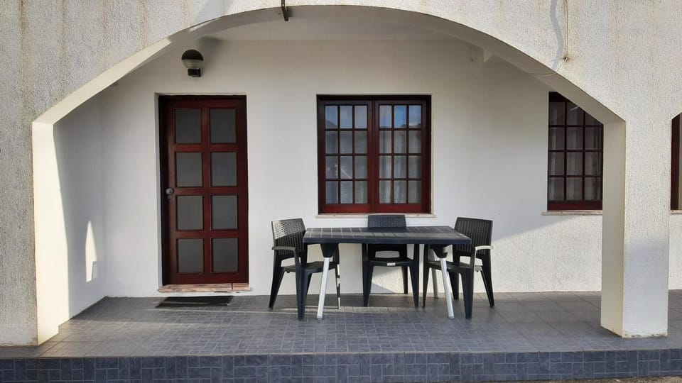 Patio, Facade/entrance