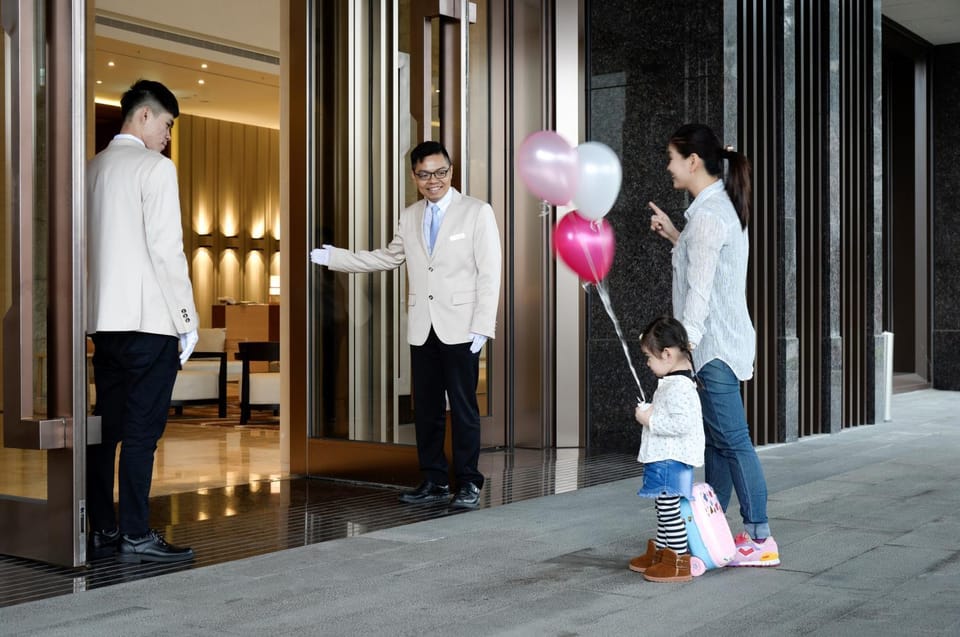 Staff, Guests, children
