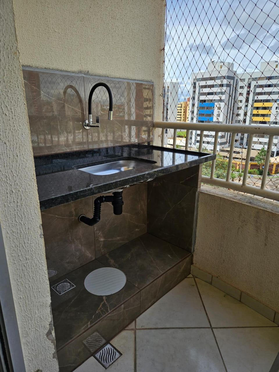 1004 - AP Shopping, COOLER liberado no parque aquático, sacada gormet e internet banda larga no AP Wi-Fi, próximo ao shopping Singapura Apartment in State of Goiás