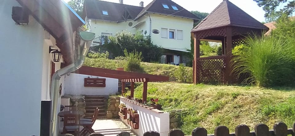 Szigligeti Panoráma Apartmanház House in Hungary