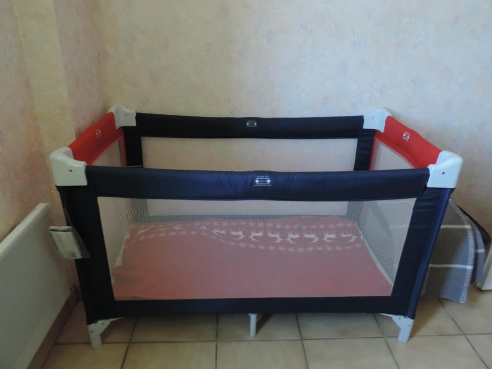 cot