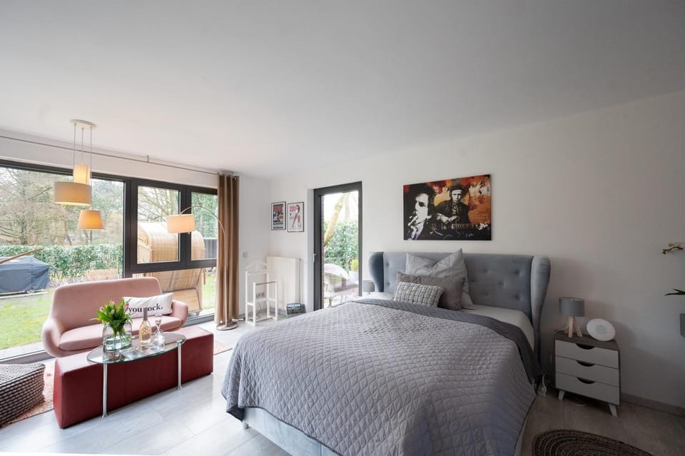 Bed, Photo of the whole room, Bedroom